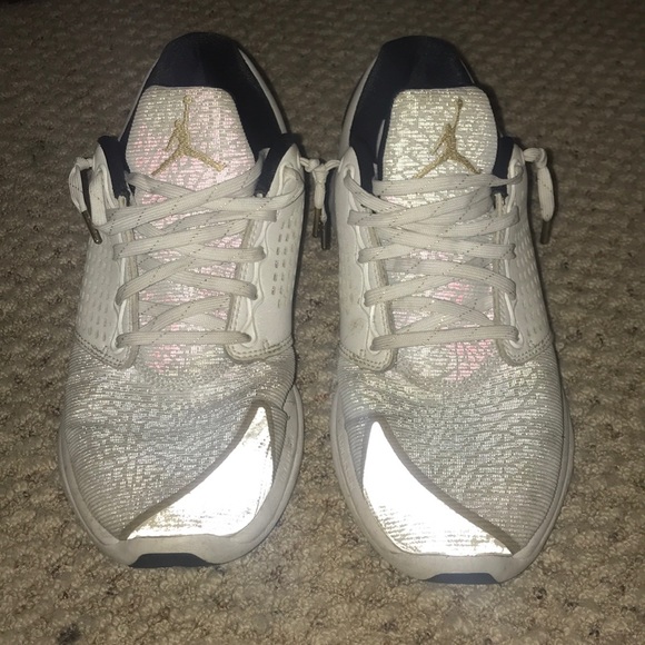 jordan low cut sneakers